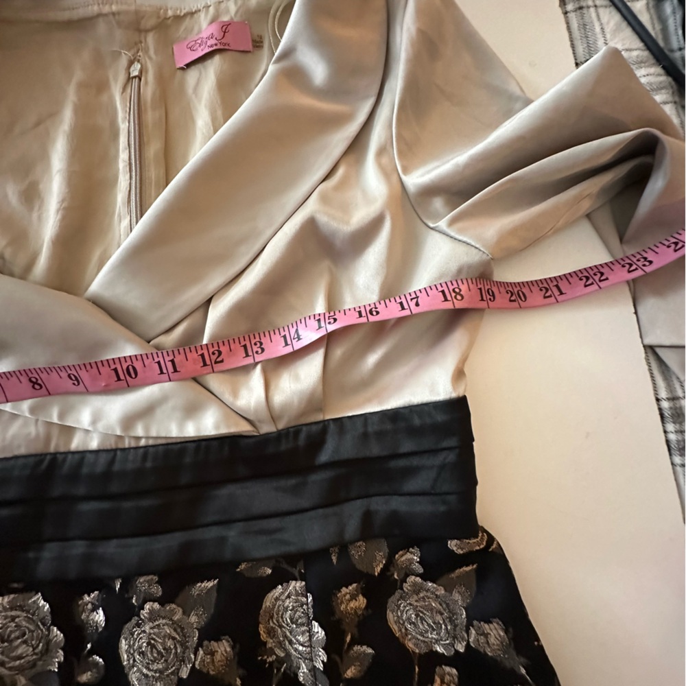 Eliza J Silver and Black Floral Cocktail Dress - Picture 6 of 13